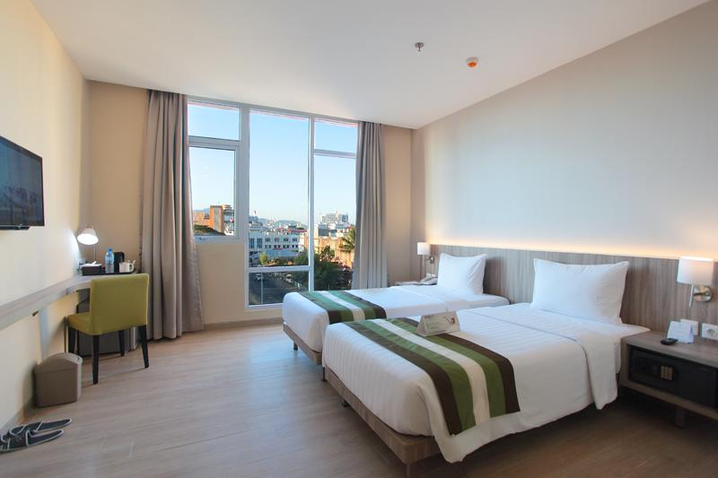 Grand Whiz Megamas Manado 12/39
