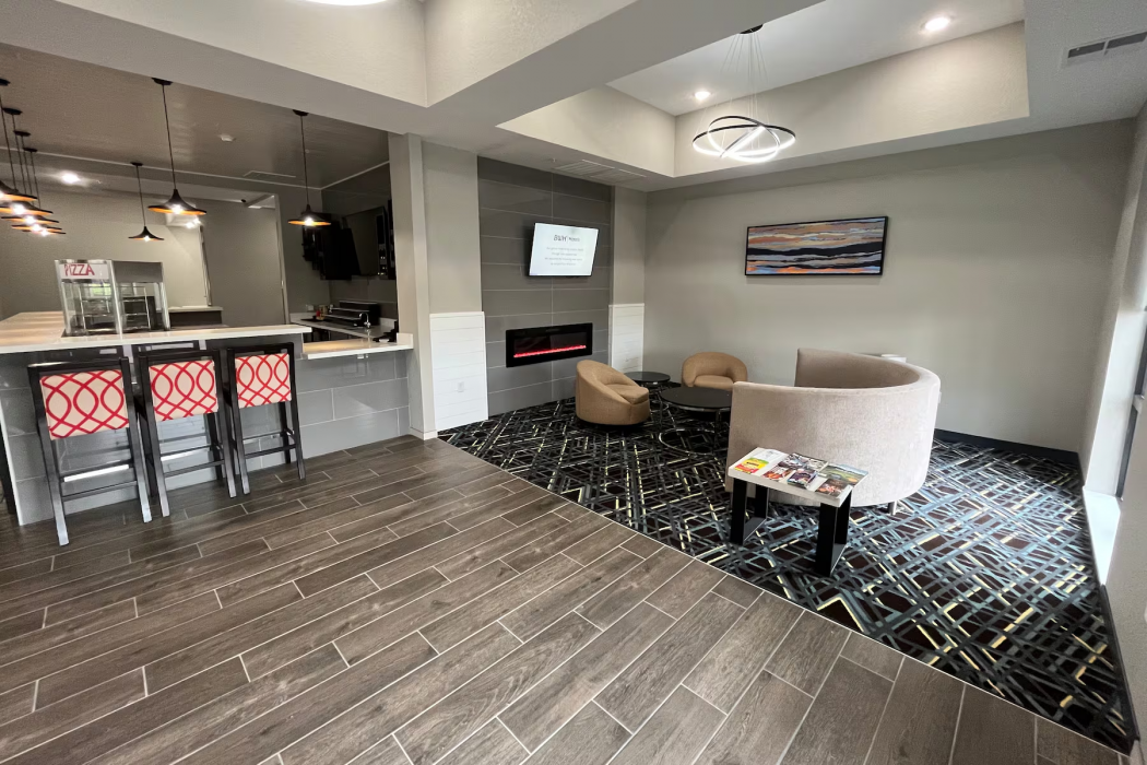 La Quinta Inn & Suites by Wyndham Coralville Iowa City 28/47