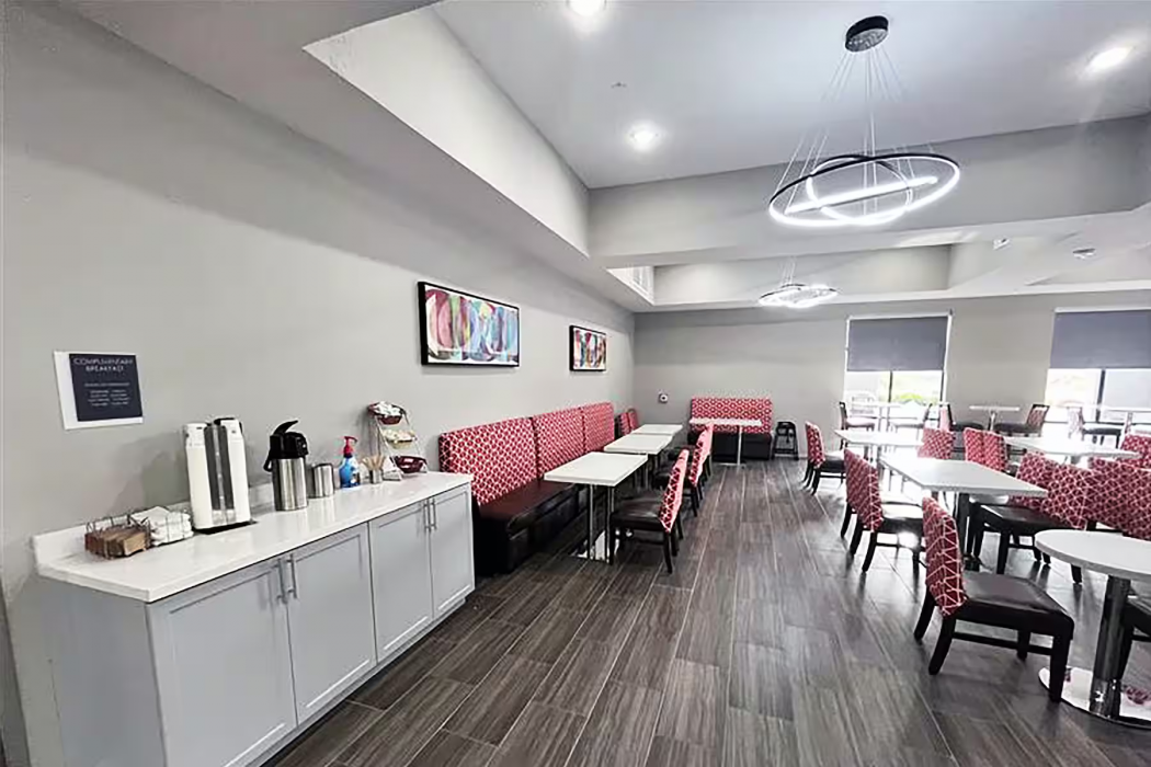 La Quinta Inn & Suites by Wyndham Coralville Iowa City 24/47