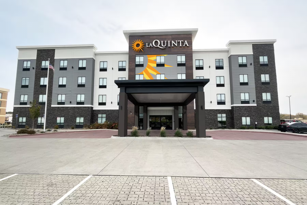 La Quinta Inn & Suites by Wyndham Coralville Iowa City 1/47