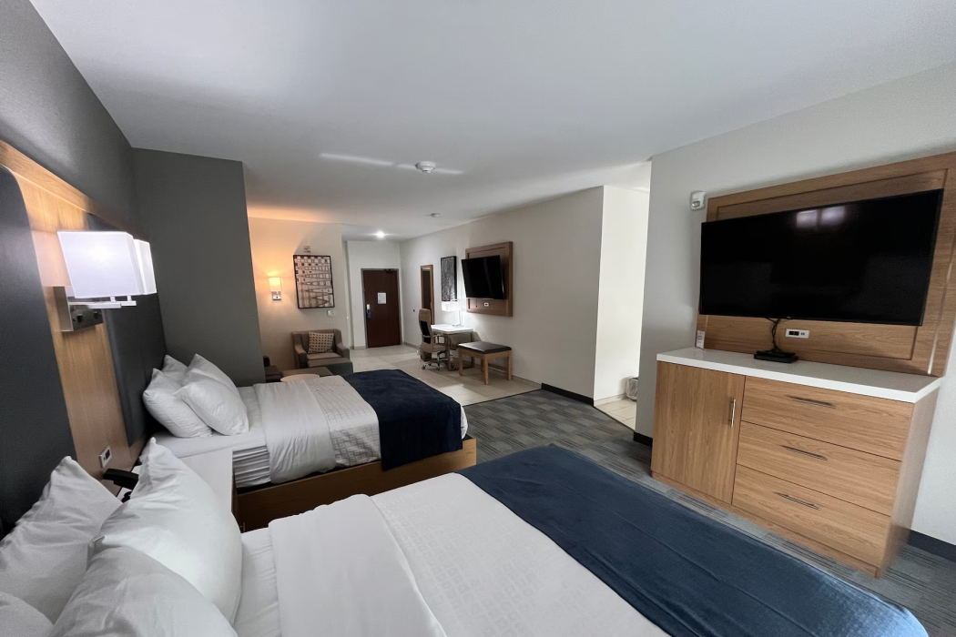 La Quinta Inn & Suites by Wyndham Coralville Iowa City 19/47