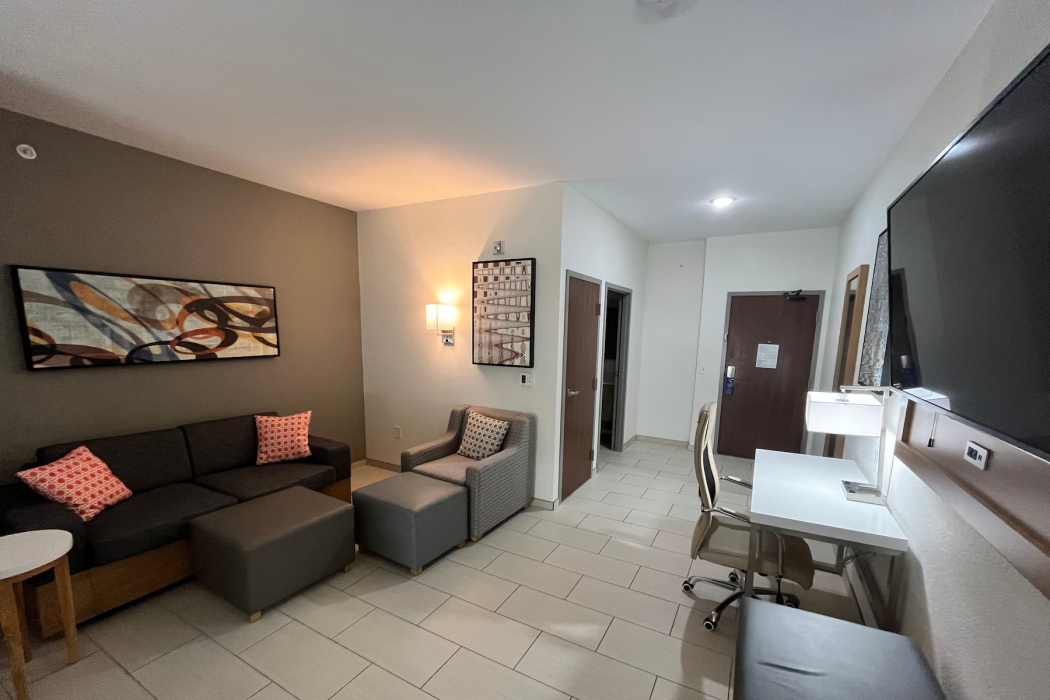 La Quinta Inn & Suites by Wyndham Coralville Iowa City 9/47