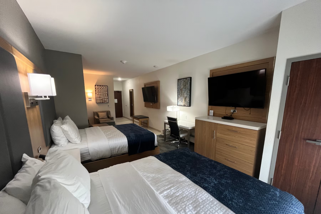 La Quinta Inn & Suites by Wyndham Coralville Iowa City 18/47