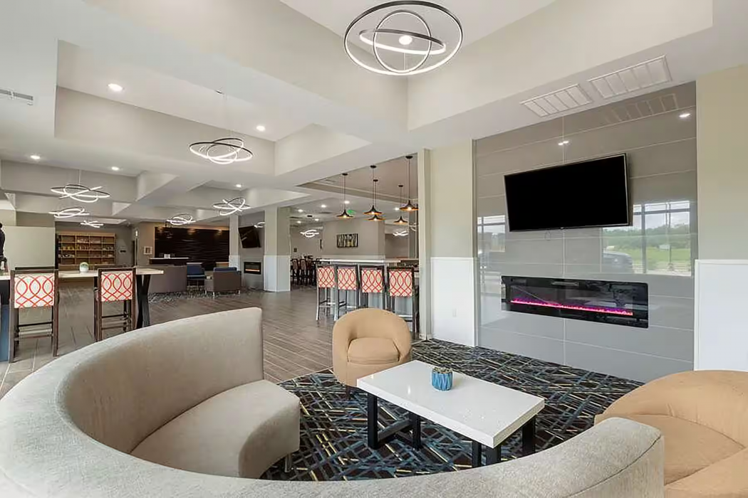 La Quinta Inn & Suites by Wyndham Coralville Iowa City 3/47