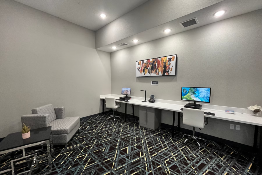 La Quinta Inn & Suites by Wyndham Coralville Iowa City 27/47