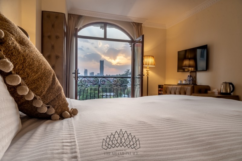 The Grand Palace Hotel 37/97