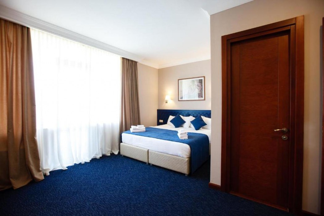 Hotel Cruise 10/65