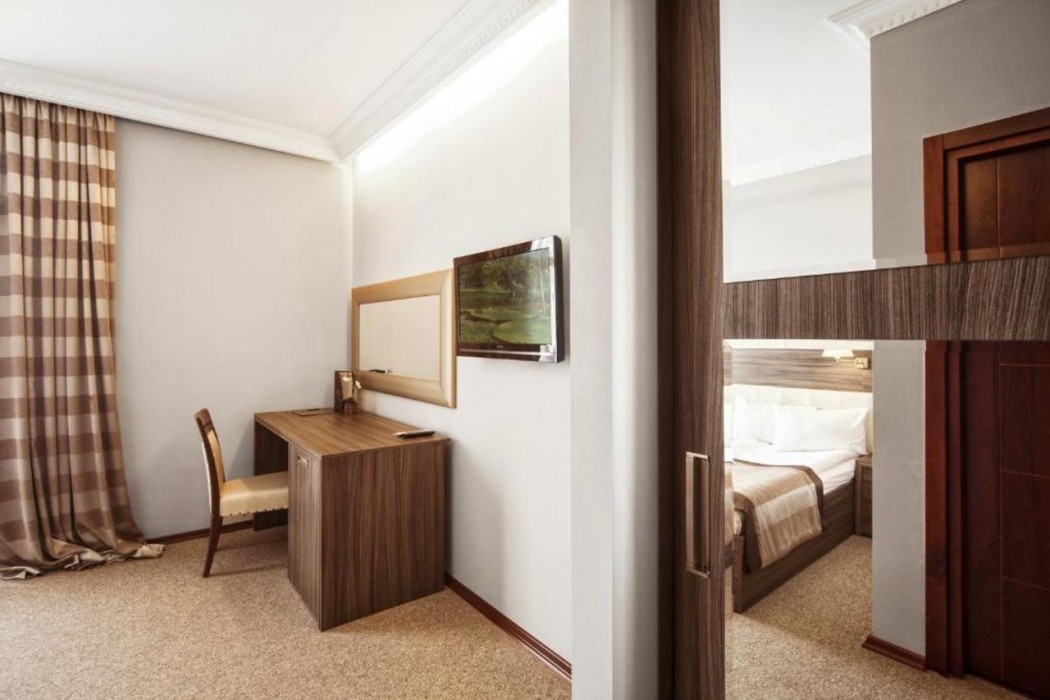 Hotel Cruise 12/65