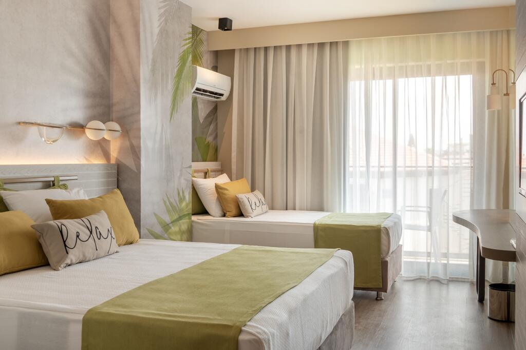 Side Square Hotel - Adults Only 10/40
