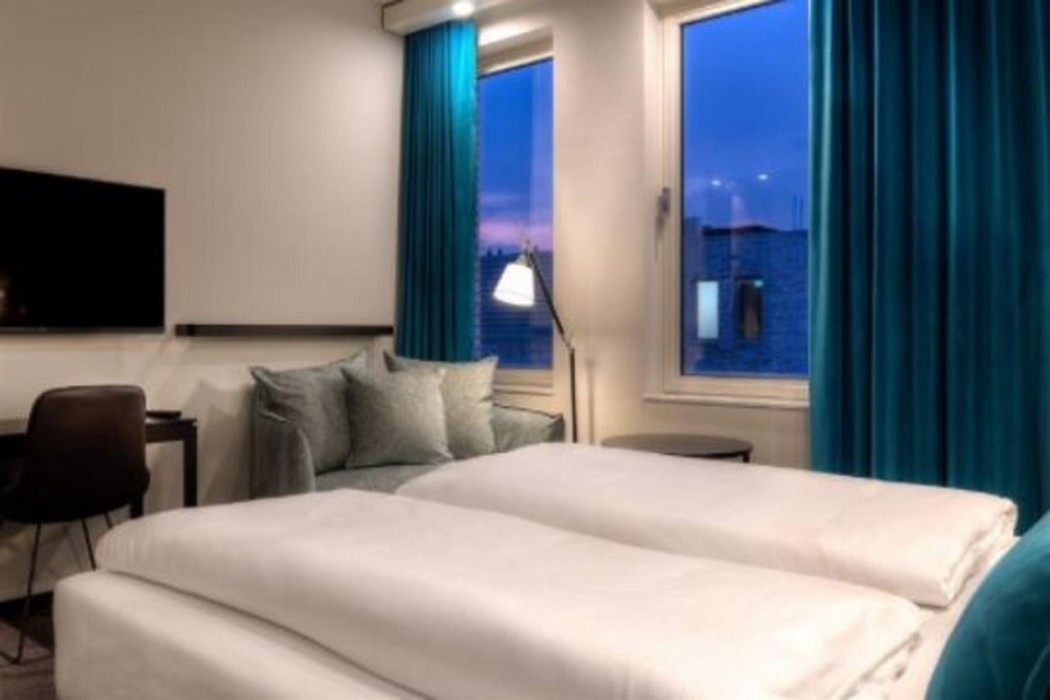 Motel One Amsterdam-Waterlooplein 8/27