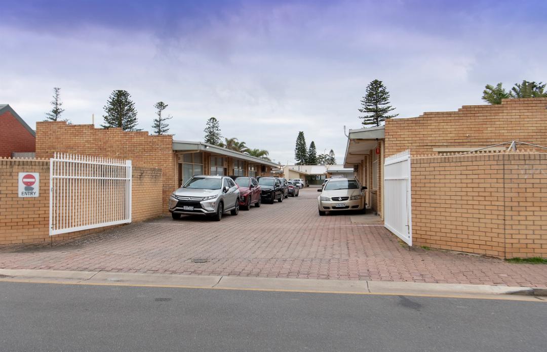 Glenelg Motel 8/34