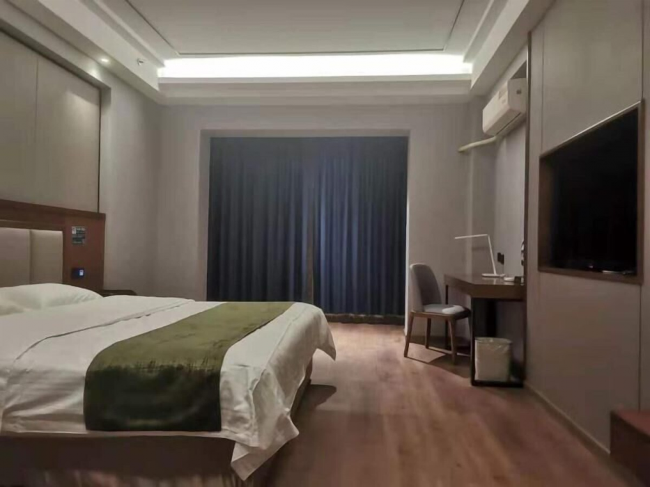 GreenTree Inn Jiuquan Century Plaza Hotel 24/68