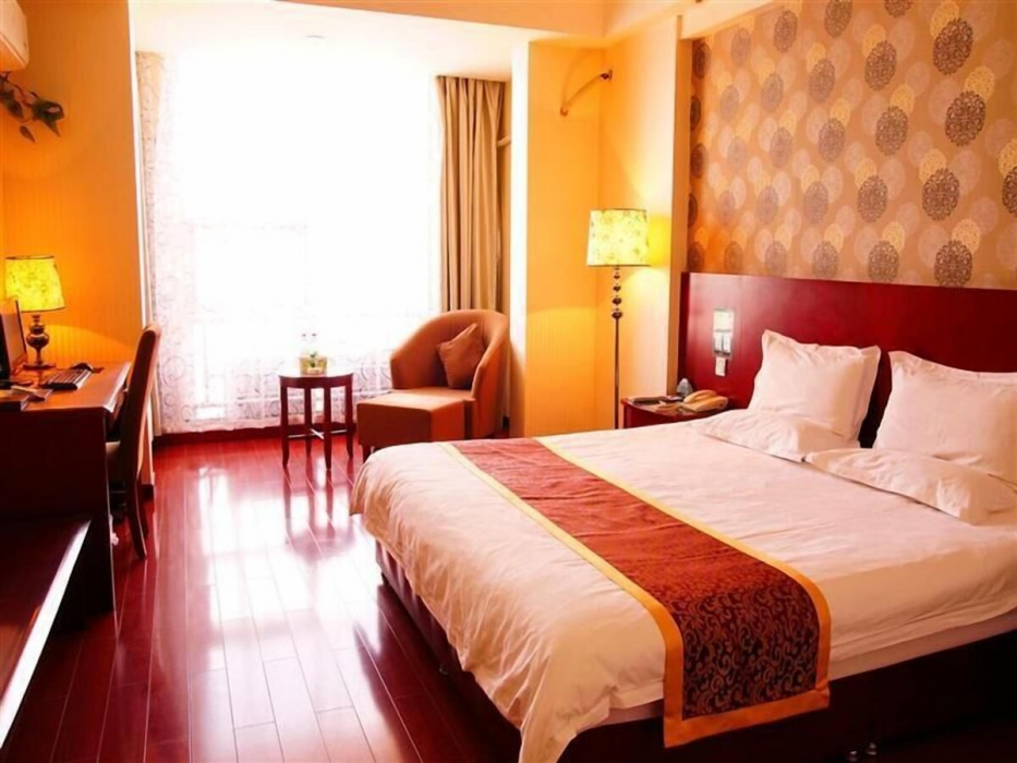 GreenTree Inn Jiuquan Century Plaza Hotel 36/68