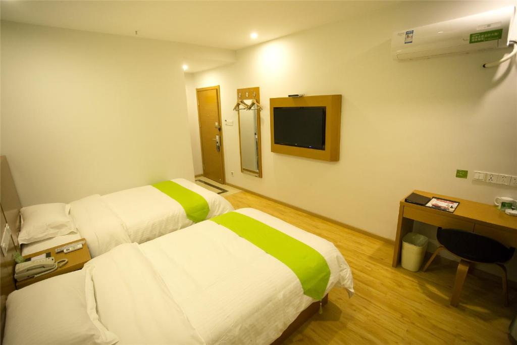 Vatica Xuzhou High Speed Railway Station Hotel 17/43