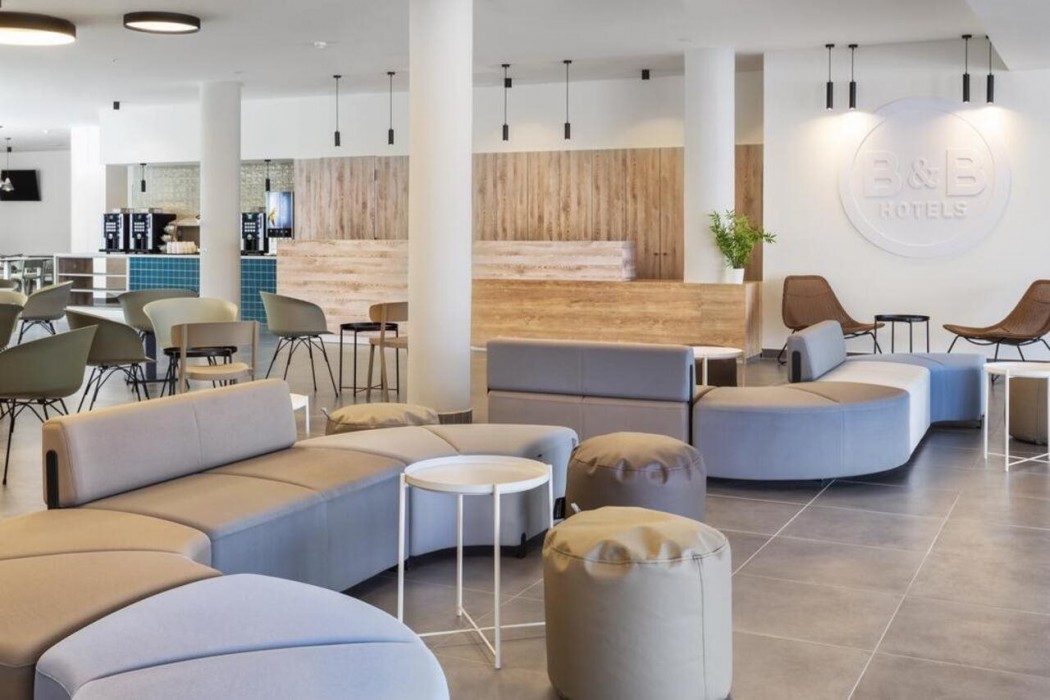 Lobby at B&B HOTEL Lisboa Aeroporto, LOURES