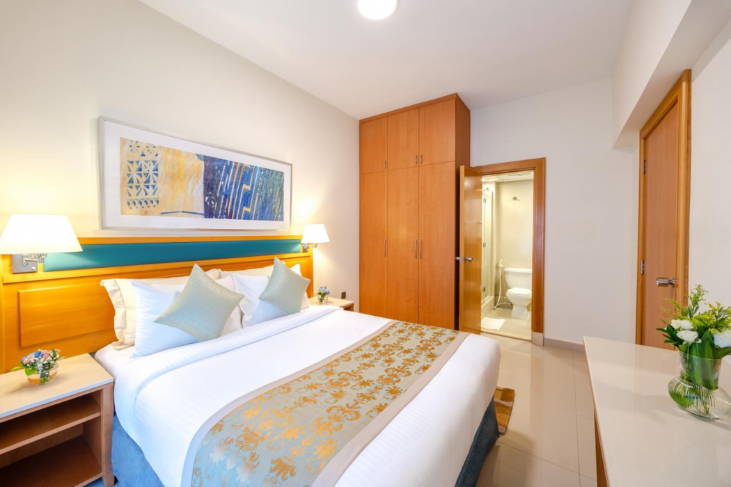 Golden Sands Hotel Apartments 3-5-10 12/73