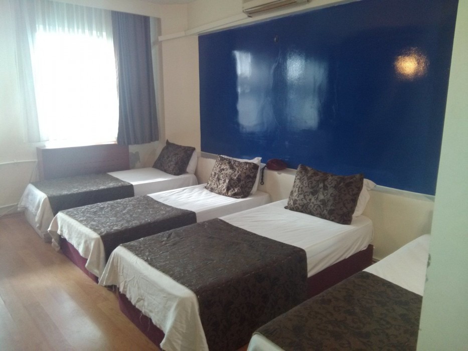 City Hotel 25/34