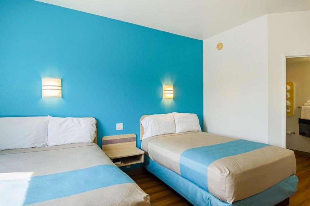 Motel6 Wheatland, WY 11/58