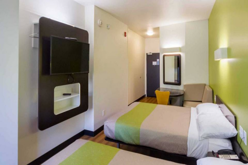 Days Inn by Wyndham South Bend /Notre Dame 4/35
