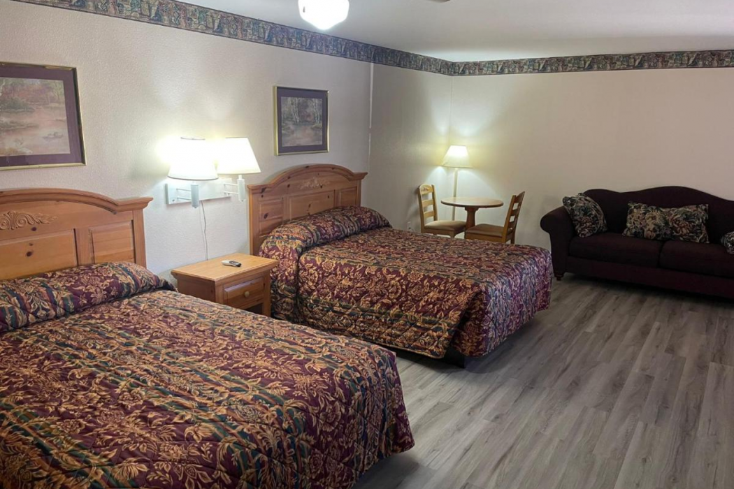 Lakeside Inn & Suites by OYO Mathis I 37 9/16