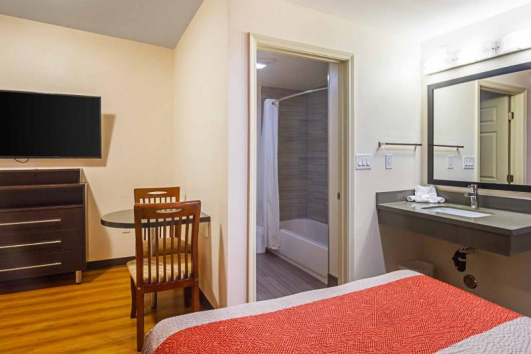 Motel6 Hesperia, CA - East 7/34