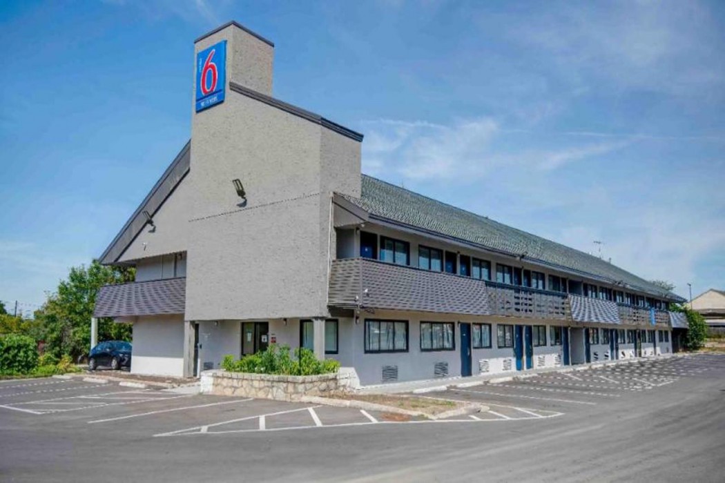 Motel6 Columbus, OH - OSU North 1/43