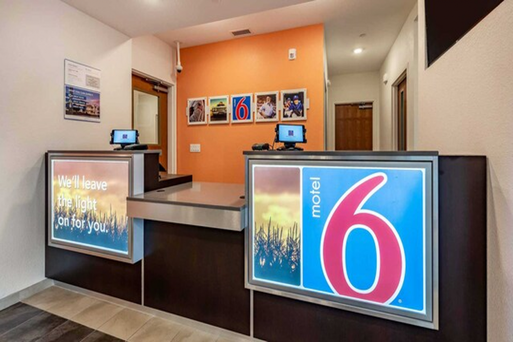 Motel6 Mankato, MN 8/60