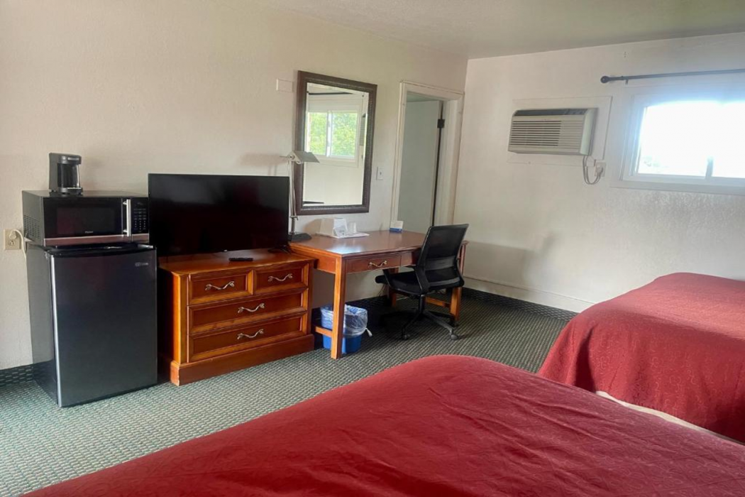 Rodeway Inn Flora, IL 7/14
