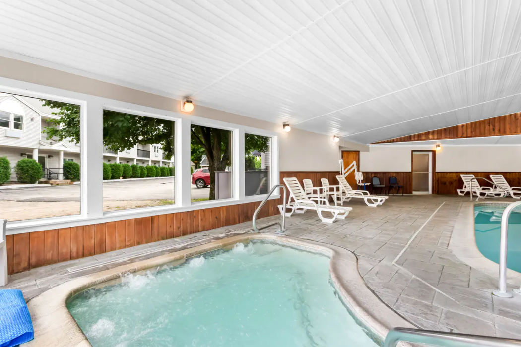 Quality Inn & Suites Gorham White Mountains 18/45