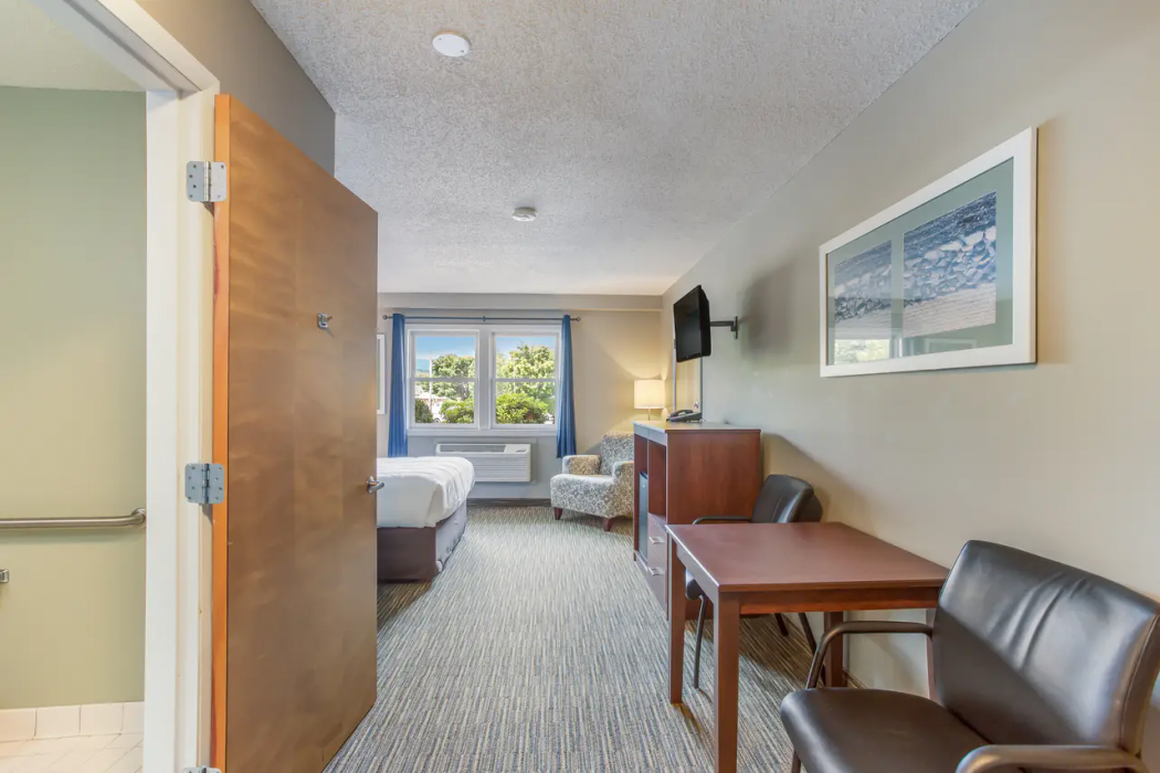 Quality Inn & Suites Gorham White Mountains 16/45