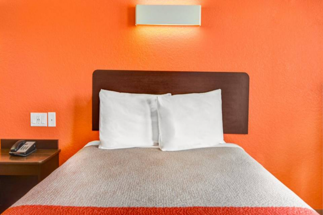 Motel6 Moultrie, GA 10/62