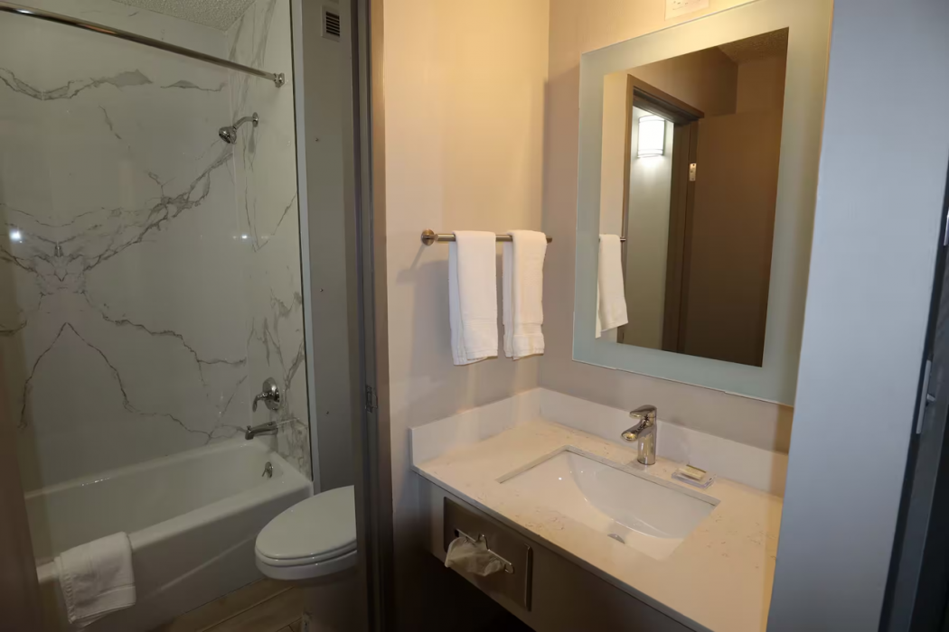 Days Inn by Wyndham Mandan Bismarck Area 12/56