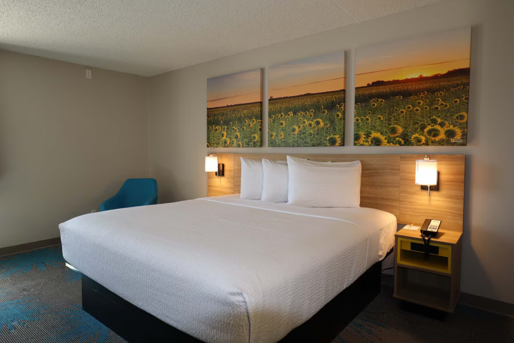 Days Inn by Wyndham Mandan Bismarck Area 13/56