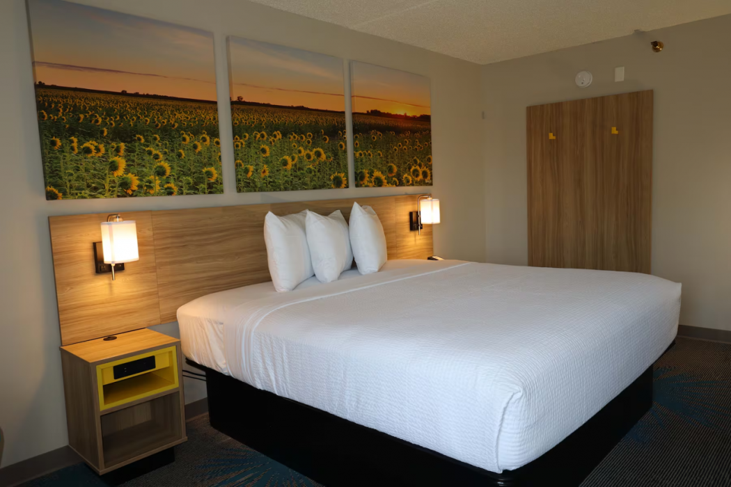 Days Inn by Wyndham Mandan Bismarck Area 16/56