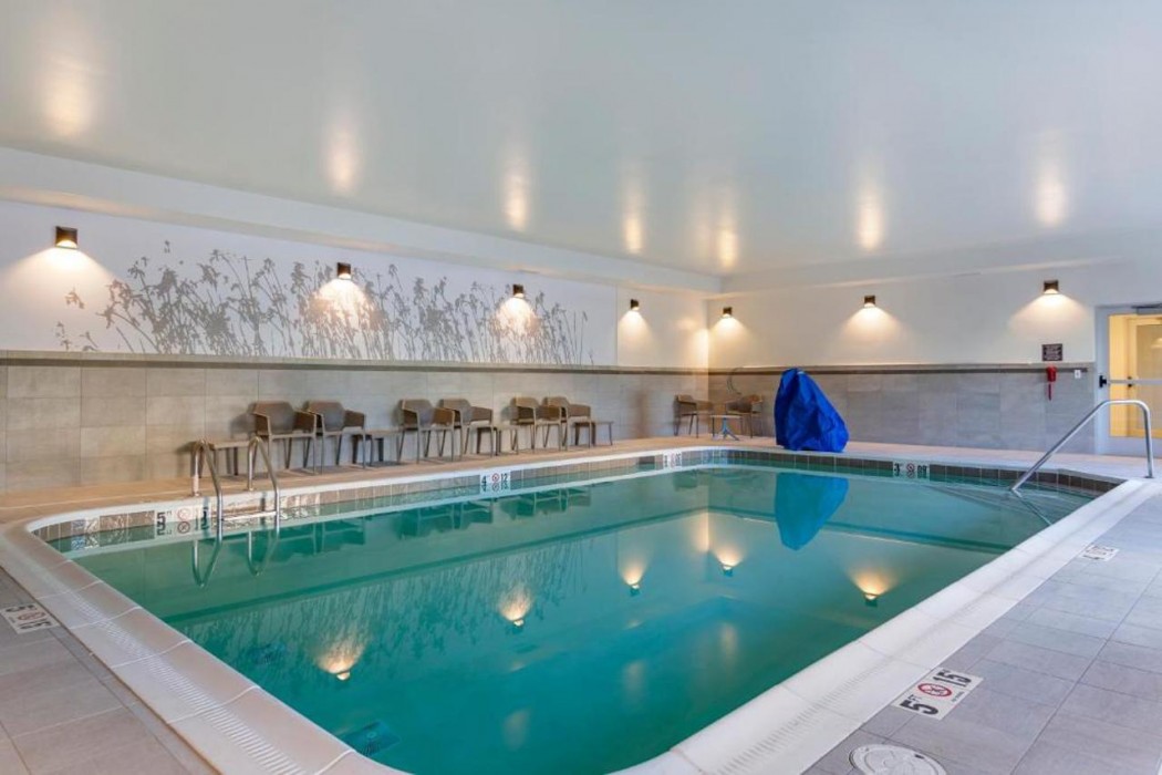 MainStay Suites Great Falls Airport 13/16
