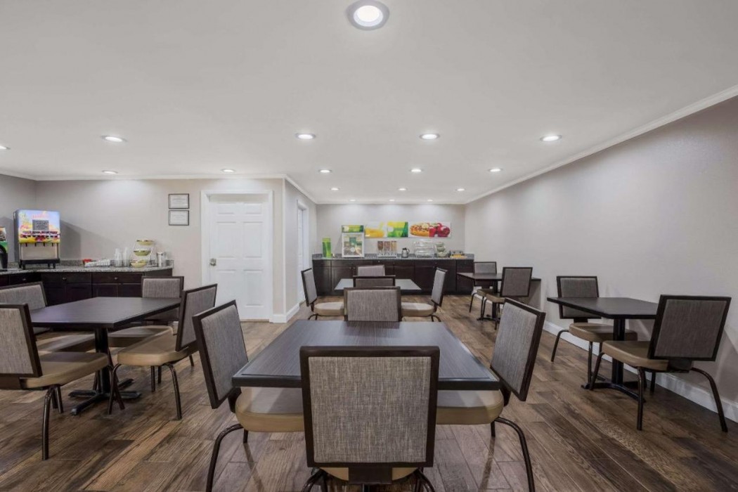 Quality Inn Moultrie GA 15/26