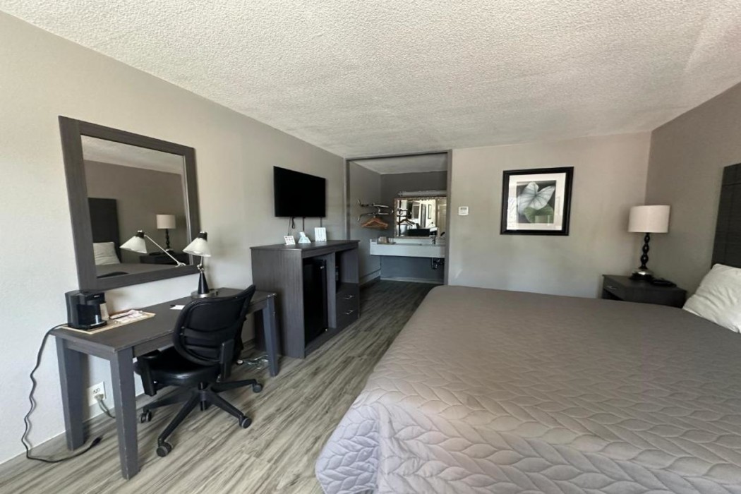 Executive Inn 14/41