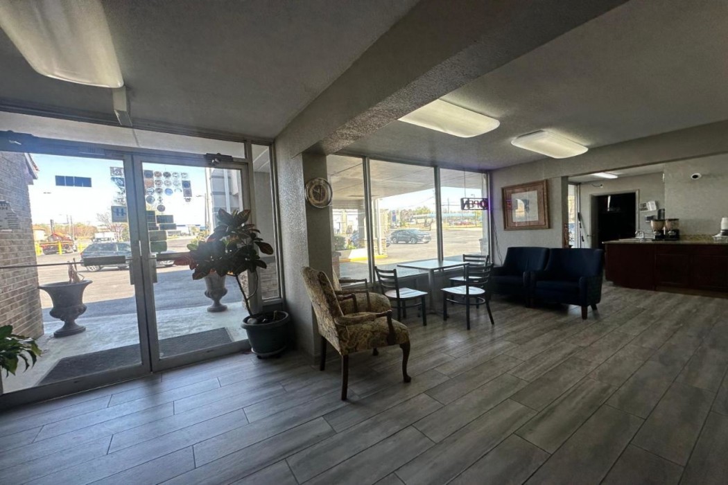 Executive Inn 6/41