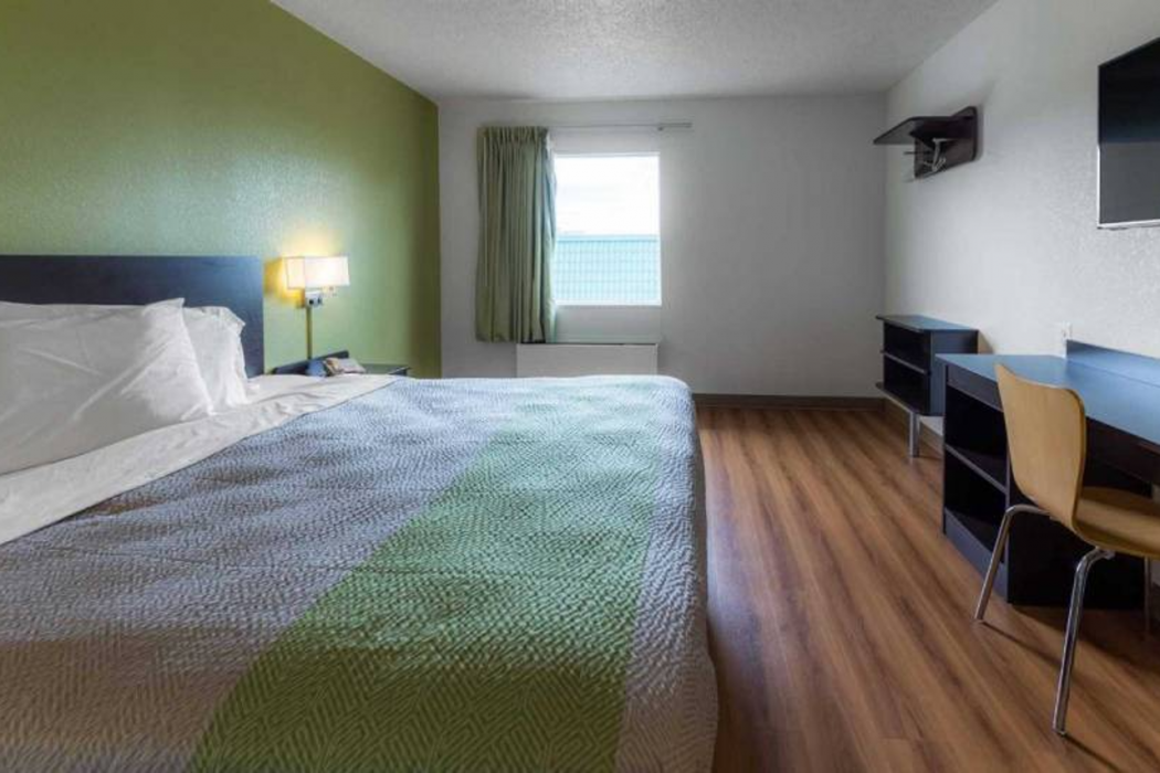 Motel6 Warminster, PA 16/48