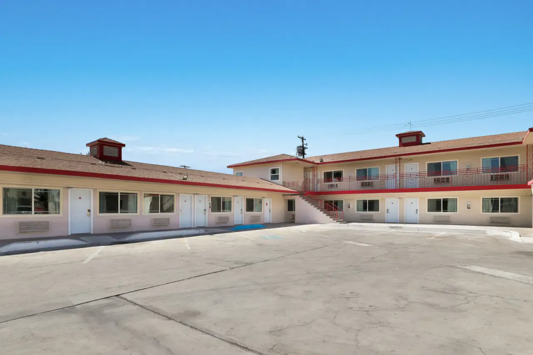 Econo Lodge Needles 4/26
