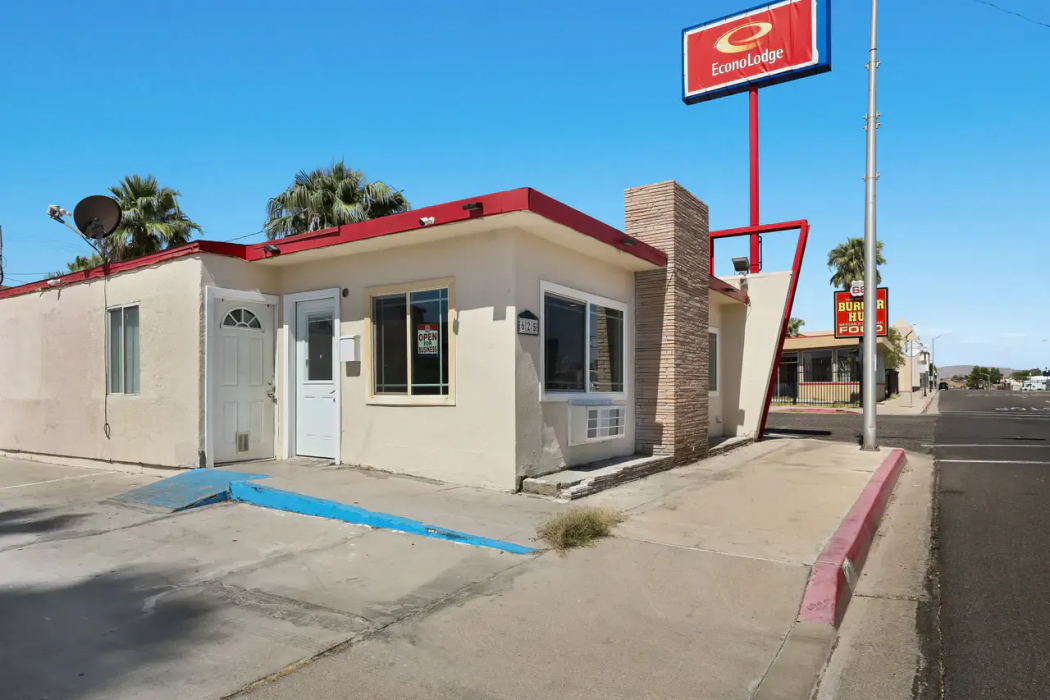 Econo Lodge Needles 2/26