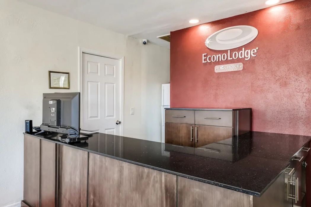 Econo Lodge Needles 12/26