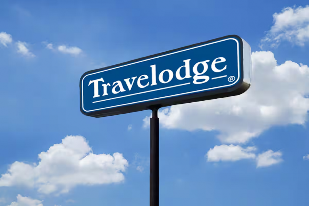 Travelodge by Wyndham North Charleston 1/2
