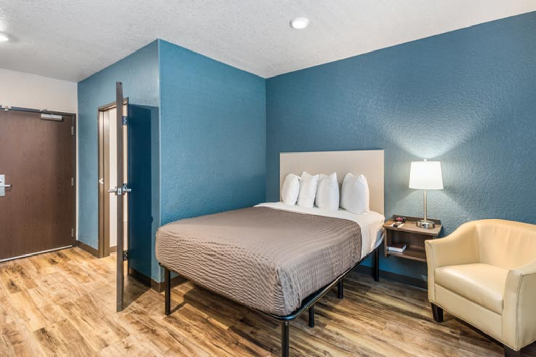 WoodSpring Suites Bradenton 7/13