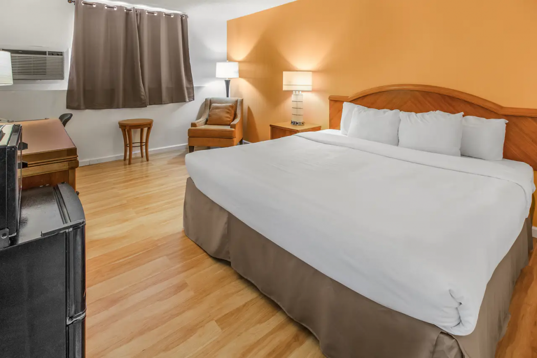 Econo Lodge Alliance 18/60