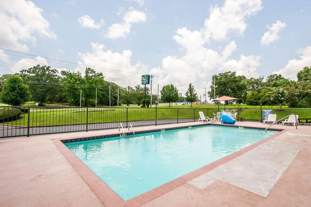 Quality Inn Savannah South 32/40