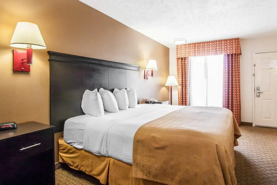 Quality Inn Savannah South 11/40