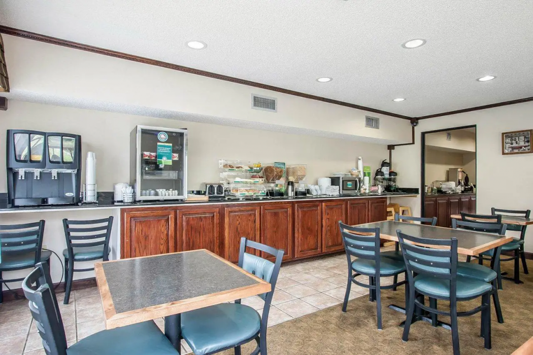 Quality Inn Savannah South 30/40
