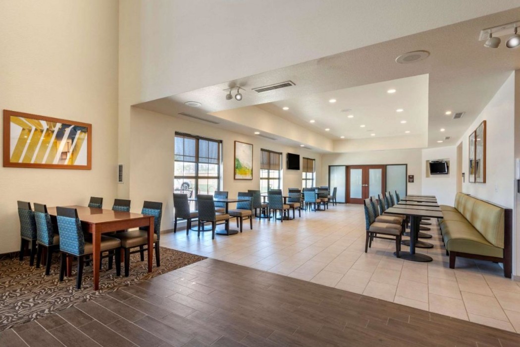 Comfort Suites Broomfield-Boulder/Interlocken 9/33