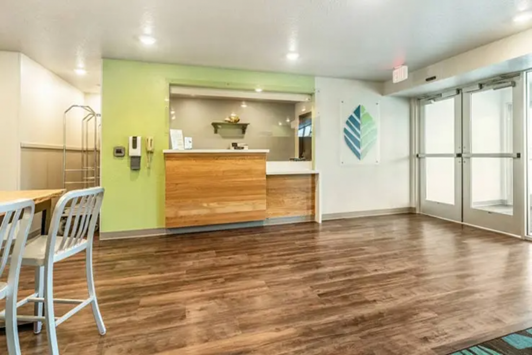 Lobby at WoodSpring Suites Sanford North I-4 Orlando Area, SANFORD - FL